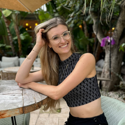 Profilbilder Tara Hanke